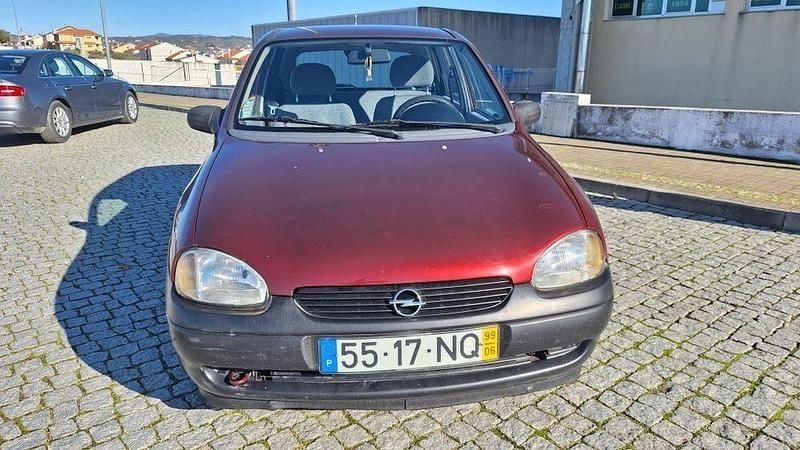 Usado 1999 Opel Corsa Sedan | € 1.900 (Preço justo) - Imagem 1/4