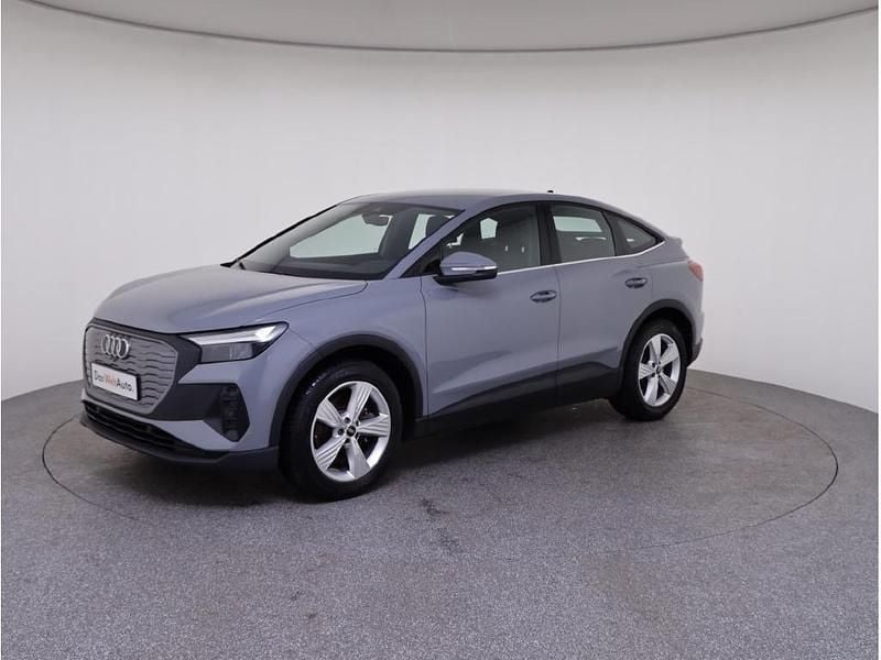 Cinzento médio metalizado Usado 2023 Audi Q4 Sportback e-tron SUV | € 34.990 - Imagem 1/4