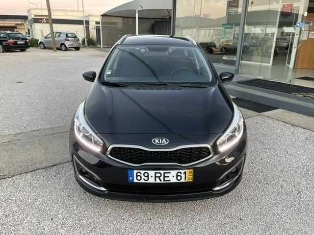 Usado Kia Ceed Sportswagon 90 HP (66 kW) 2016 Preto Carrinha