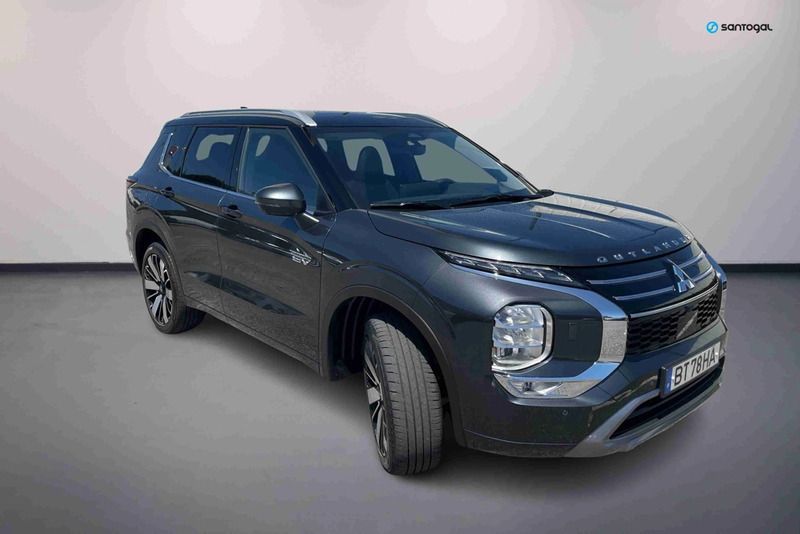 Cinzento Novo 2025 Mitsubishi Outlander P-HEV Instyle SUV | € 59.040 - Imagem 1/4