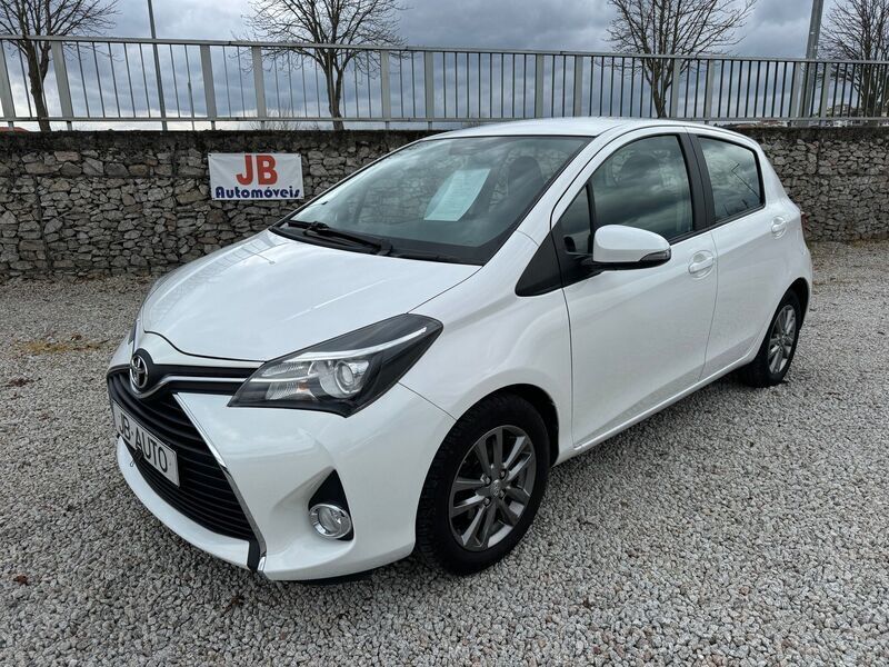 Branco Usado 2016 Toyota Yaris Comfort | € 11.950 (Preço justo) - Imagem 1/4