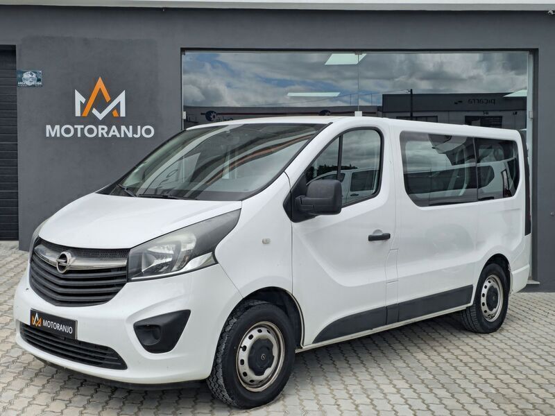 Branco Usado 2016 Opel Vivaro S Van | € 26.500 - Imagem 1/4
