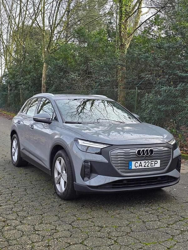 Cinza Usado 2022 Audi Q4 e-tron SUV | € 30.950 (Bom preço) - Imagem 1/4