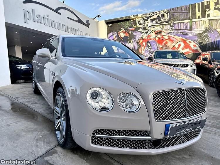 Cinza Usado 2016 Bentley Flying Spur Mulliner Sedan | € 124.950 - Imagem 1/1