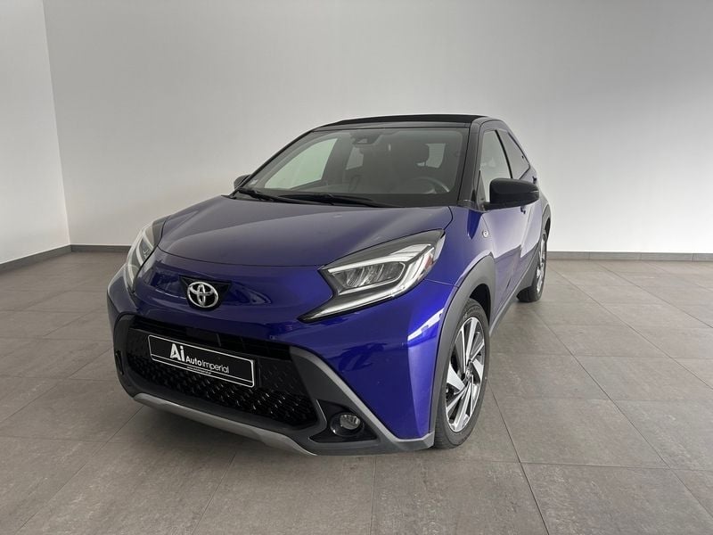 Azul (pintura metalizada) Usado 2023 Toyota Aygo Pulse Citadino | € 17.250 (Preço justo) - Imagem 1/3