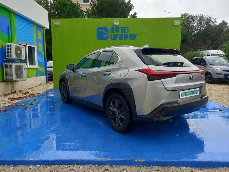 Usado Lexus UX 184 HP (135 kW) 2021 Cinzento SUV