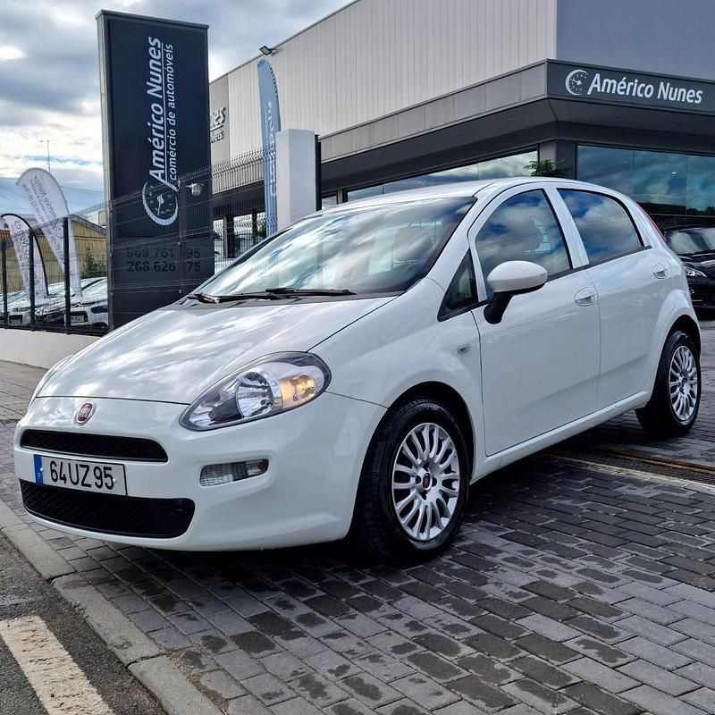 Branco Usado 2018 Fiat Punto Citadino | € 10.500 (Preço elevado) - Imagem 1/4