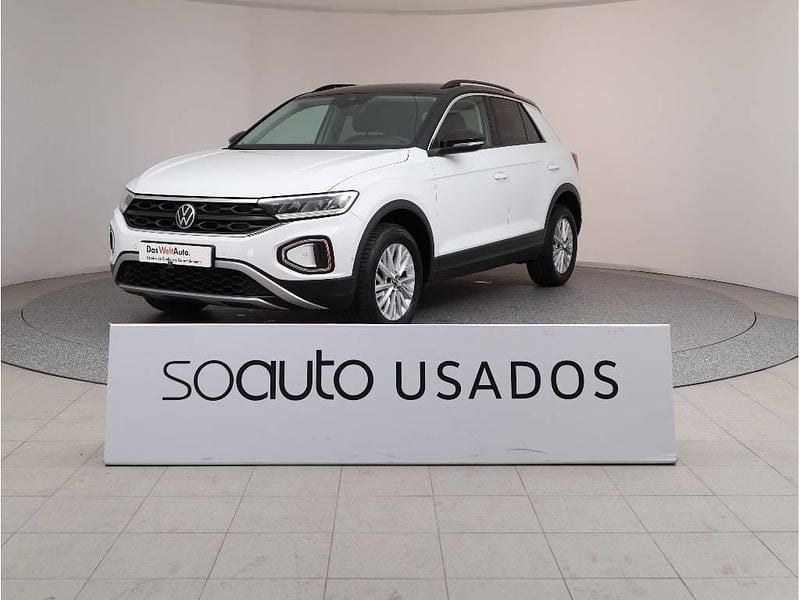 Branco Usado 2023 VW T-Roc Life SUV | € 22.790 (Preço justo) - Imagem 1/4