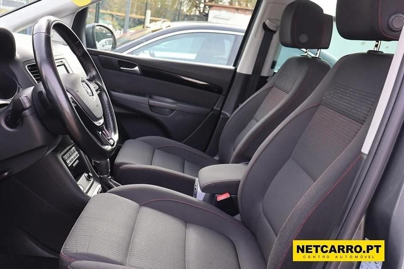 Usado VW Sharan 150 HP (110 kW) 2017 Cinzento Monovolume