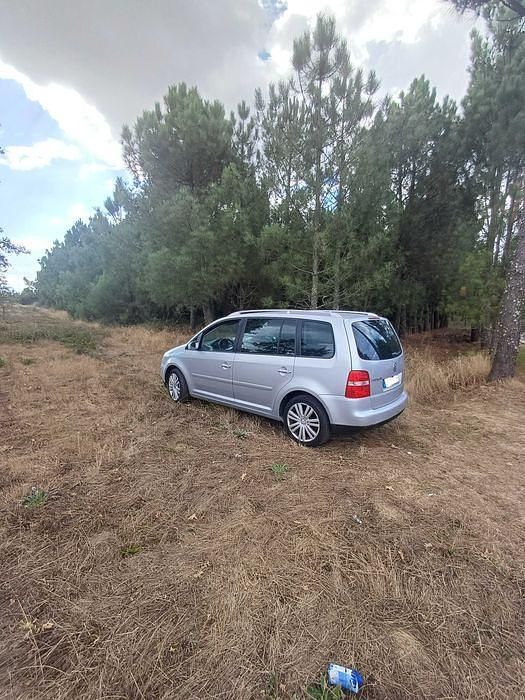 Usado 2005 VW Touran Monovolume | € 5.500 - Imagem 1/4