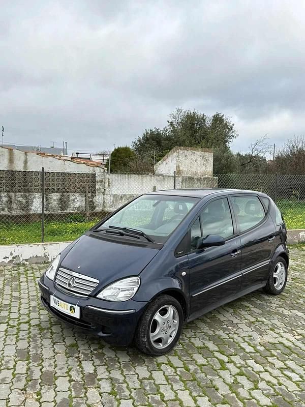 Usado Mercedes 170 95 HP (69 kW) 2002 Azul