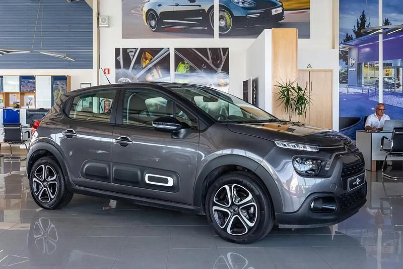 Cinzento metalizado Usado 2024 Citroën C3 Feel Citadino | € 16.900 (Preço justo) - Imagem 1/4