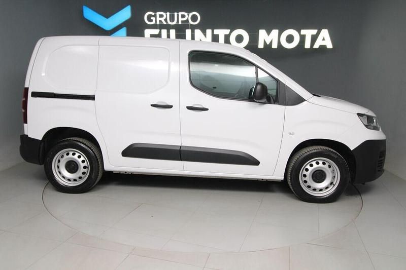 Branco Usado 2024 Fiat Doblò Monovolume | € 19.490 (Preço justo) - Imagem 1/4