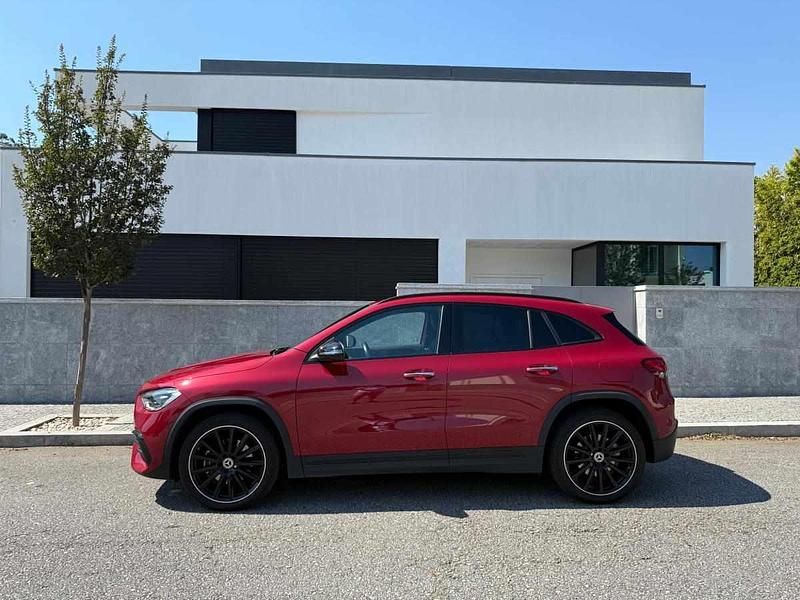 Vermelho Usado 2023 Mercedes GLA250 SUV | € 44.000 - Imagem 1/4