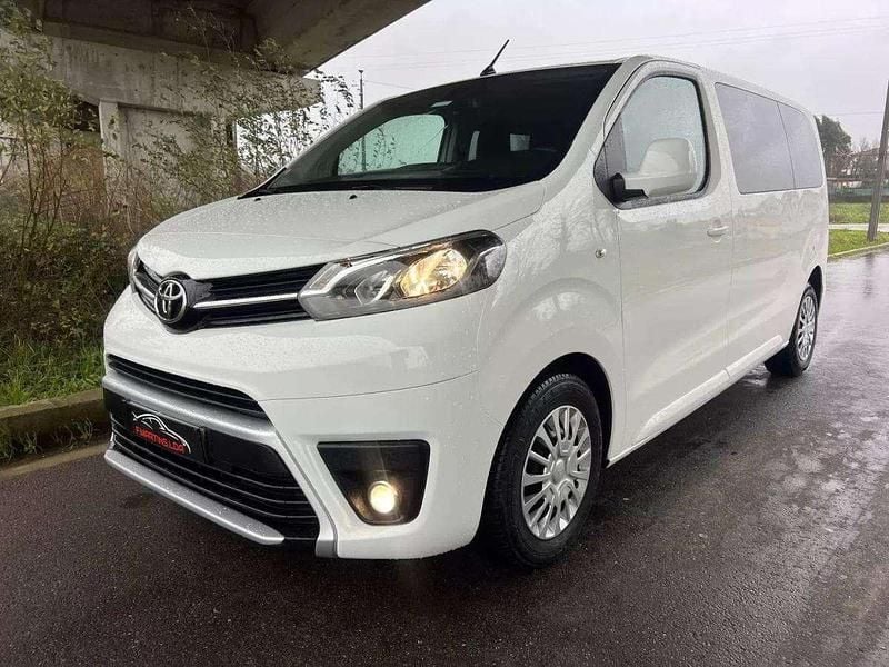Usado Toyota Proace 144 HP (105 kW) 2022 Branco Monovolume