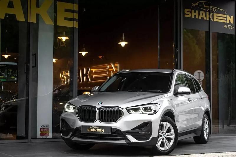 Cinza antracite Usado 2021 BMW X1 SUV | € 24.750 - Imagem 1/4