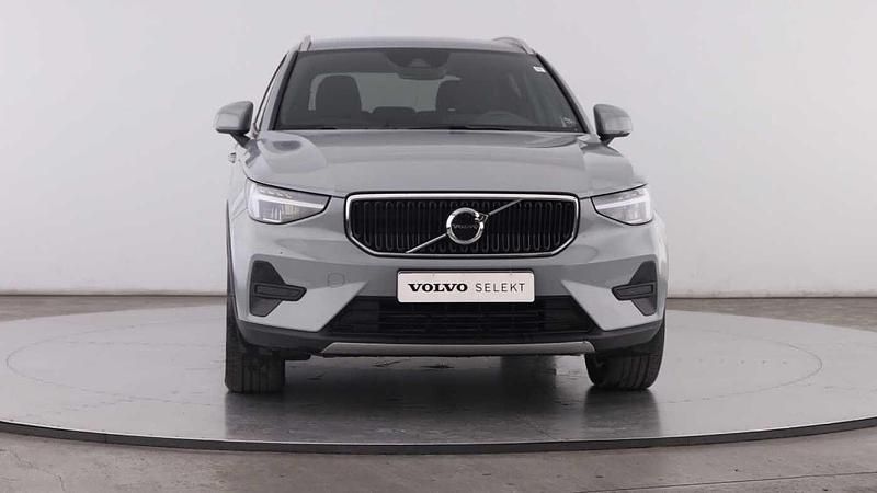 Usado Volvo XC40 129 HP (94 kW) 2024 Cinzento SUV