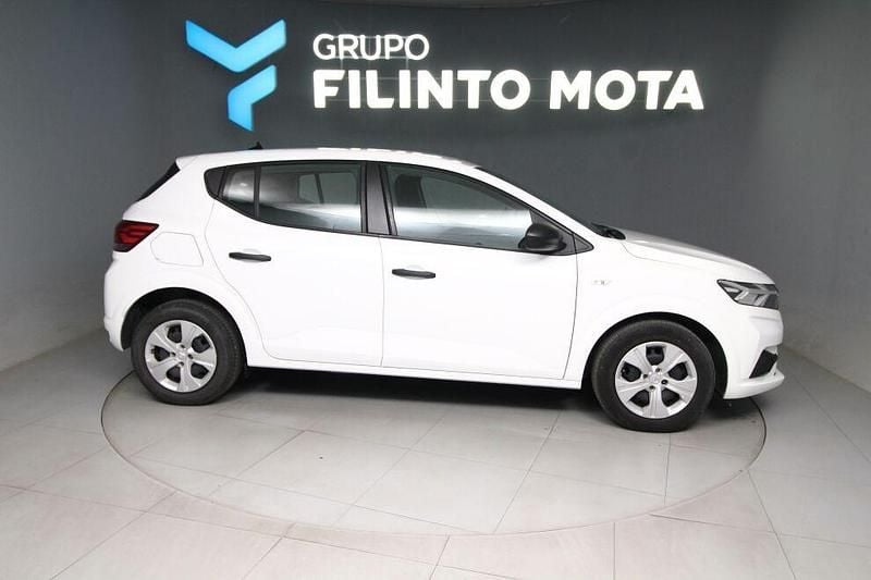 Branco Usado 2022 Dacia Sandero Essentiel | € 11.990 (Preço justo) - Imagem 1/4