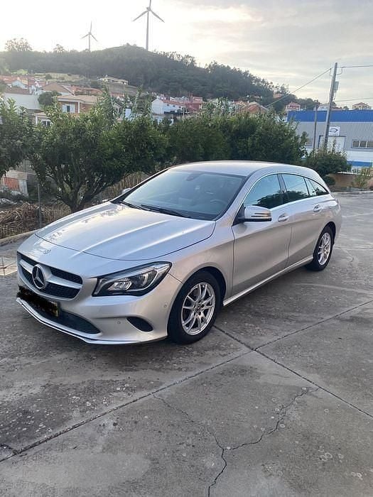 Usado 2017 Mercedes CLA180 Shooting Brake Carrinha | € 16.000 (Bom preço) - Imagem 1/4