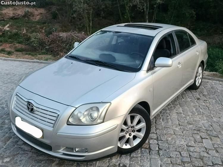 Cinza Usado 2004 Toyota Avensis Executive | € 3.900 - Imagem 1/1