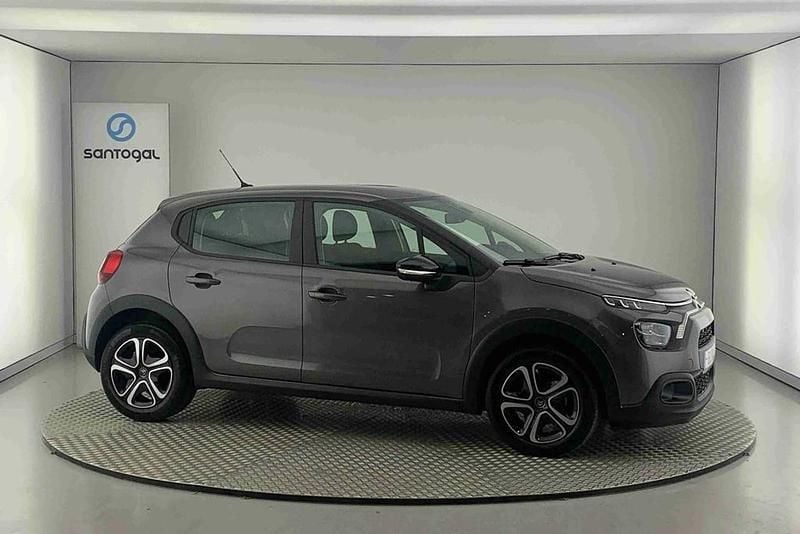 Cinzento Usado 2024 Citroën C3 PureTech Citadino | € 16.000 (Preço justo) - Imagem 1/4