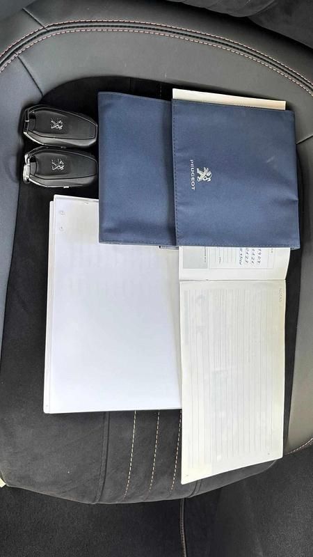 Usado Peugeot 308 GT 130 HP (95 kW) 2021 Preto