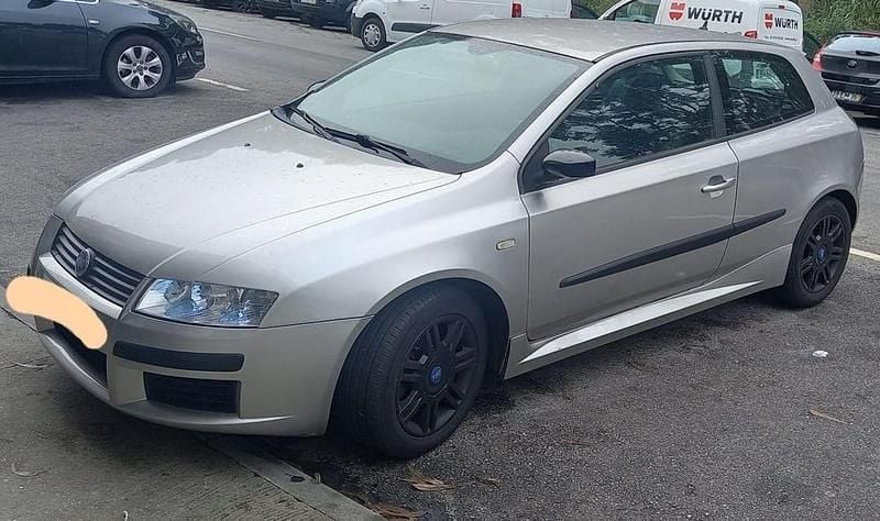 Usado 2003 Fiat Stilo | € 1.950 - Imagem 1/4