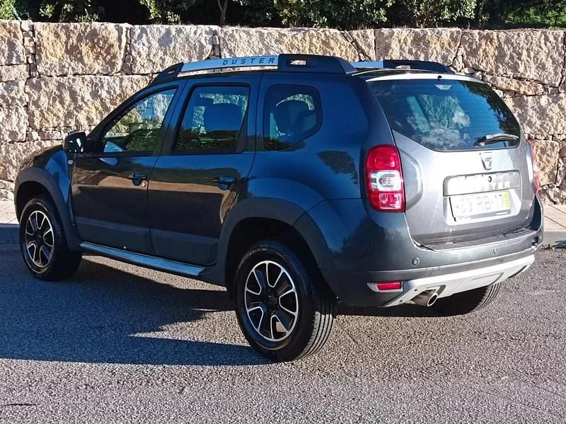 Usado Dacia Duster 110 HP (80 kW) 2016 Cinza escuro SUV