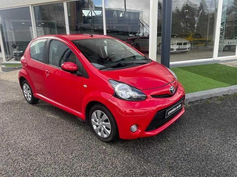 Vermelho Usado 2013 Toyota Aygo Citadino | € 6.400 - Imagem 1/4