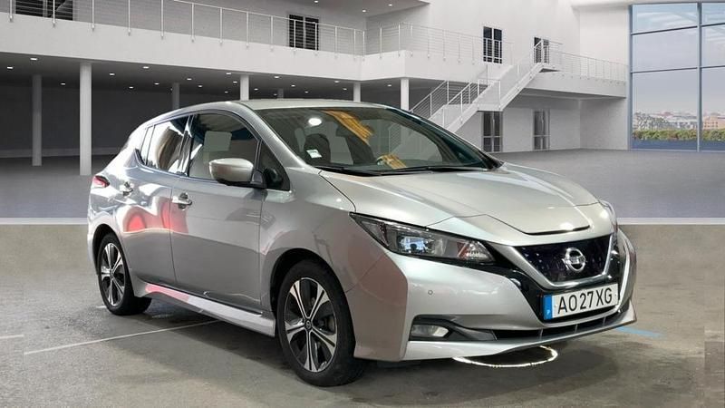 Cinzento Usado 2022 Nissan Leaf Citadino | € 15.980 (Preço justo) - Imagem 1/4