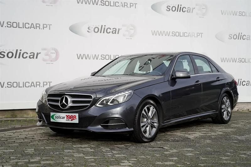 Cinza Usado 2014 Mercedes E300 Avantgarde Sedan | € 17.500 (Bom preço) - Imagem 1/4