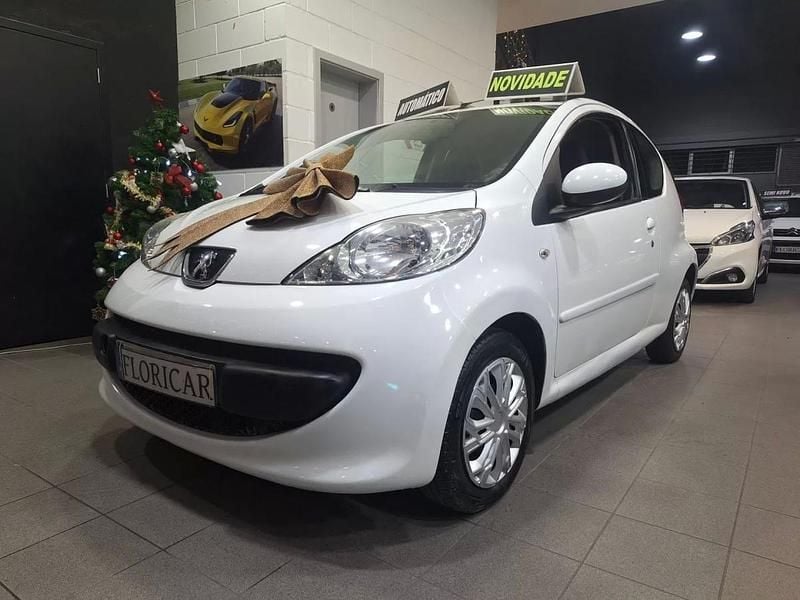 Branco Usado 2006 Peugeot 107 Active Citadino | € 6.900 (Preço justo) - Imagem 1/4