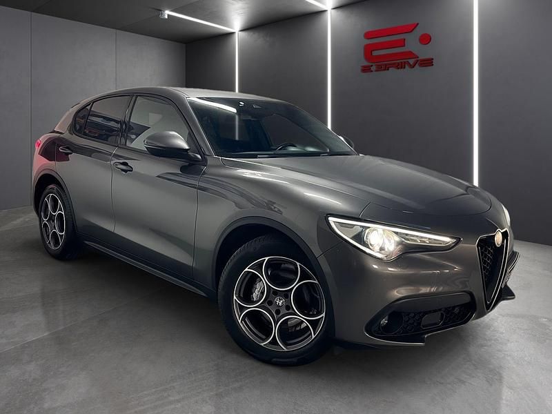 Usado Alfa Romeo Stelvio Sprint 160 HP (117 kW) 2022 Cinza SUV
