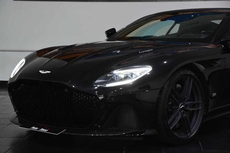 Usado Aston Martin DBS 725 HP (533 kW) 2021 Preto Coupé