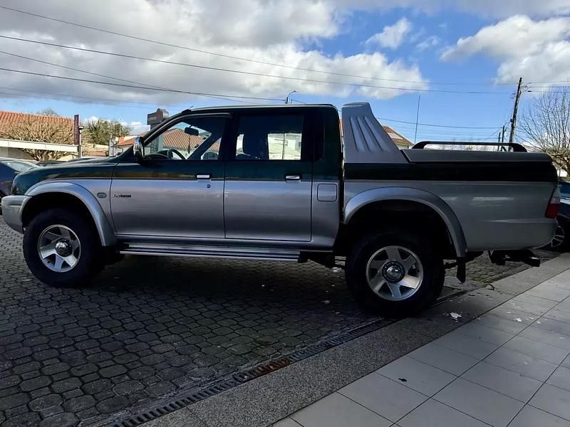 Usado Mitsubishi L200 115 HP (84 kW) 2002 Verde Pickup