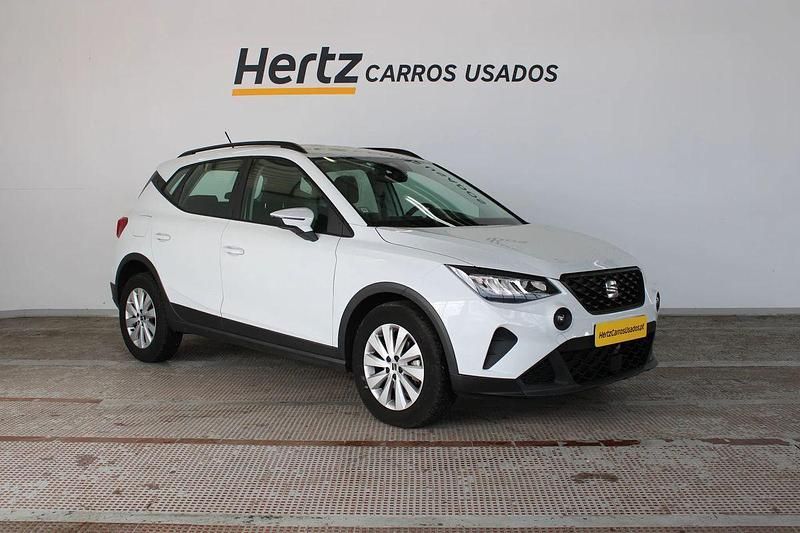 Branco Usado 2023 Seat Arona Style SUV | € 15.090 (Preço justo) - Imagem 1/4