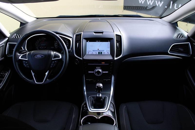 Usado Ford S-MAX Titanium 150 HP (110 kW) 2017 Preto Monovolume