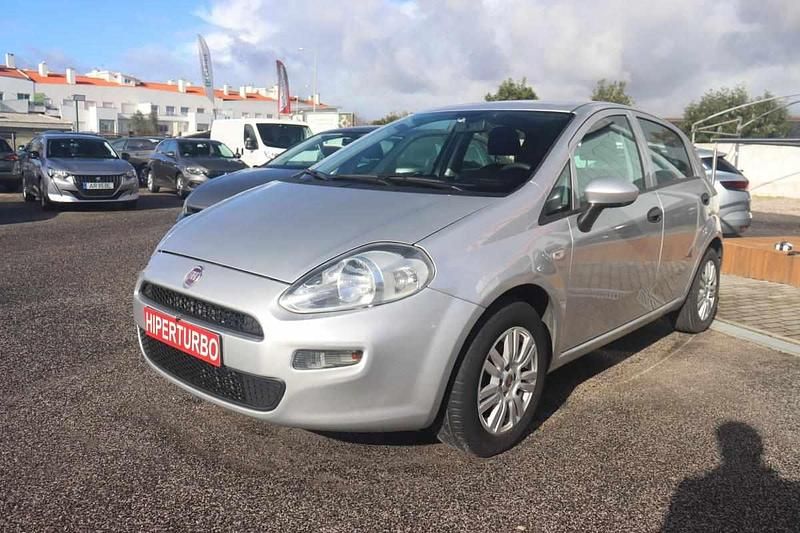 Cinzento Usado 2017 Fiat Punto S Citadino | € 6.900 (Bom preço) - Imagem 1/4