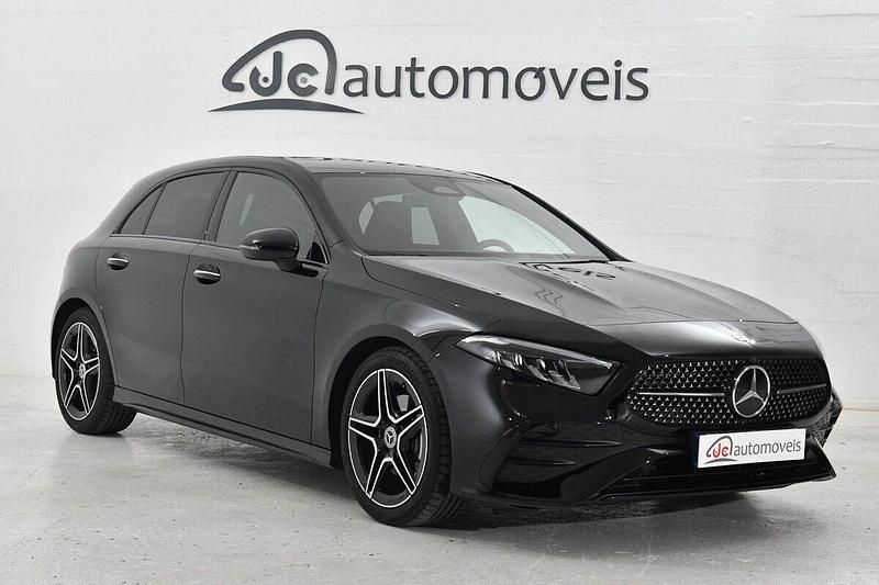 Preto Usado 2023 Mercedes A200 AMG line Sedan | € 33.500 - Imagem 1/4