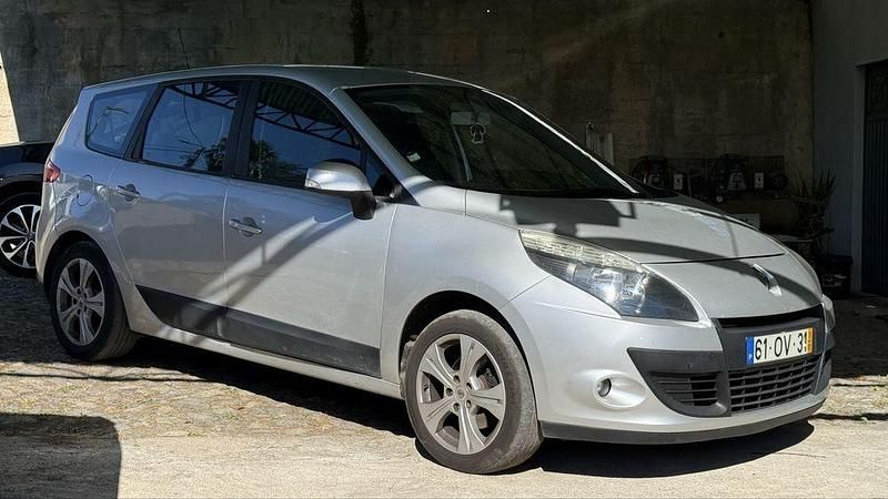 Usado 2011 Renault Grand Scénic III Monovolume | € 5.350 (Bom preço) - Imagem 1/4