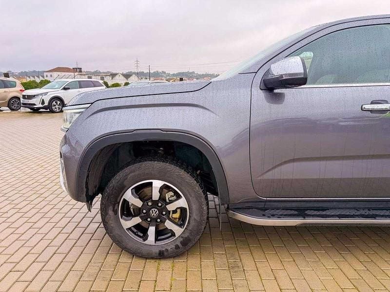 Usado VW Amarok 241 HP (177 kW) 2024 Cinzento Pickup