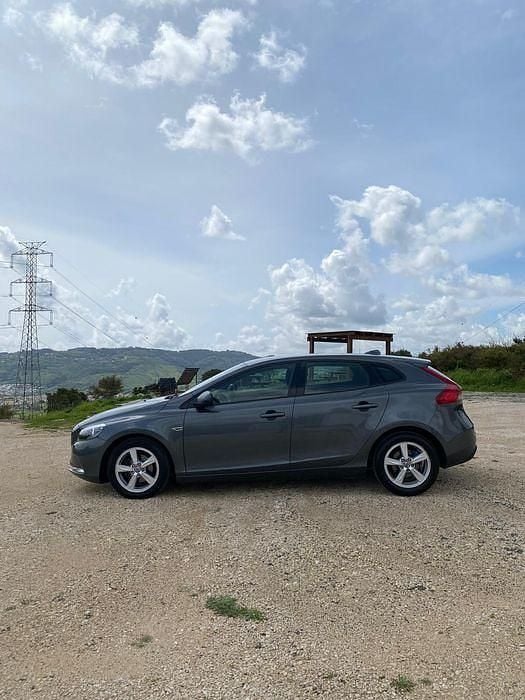 Usado 2013 Volvo V40 Sedan | € 11.500 (Preço justo) - Imagem 1/4