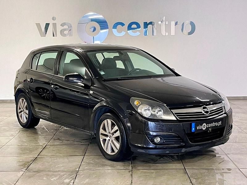 Usado Opel Astra Cosmo 90 HP (66 kW) 2007 Preto Citadino
