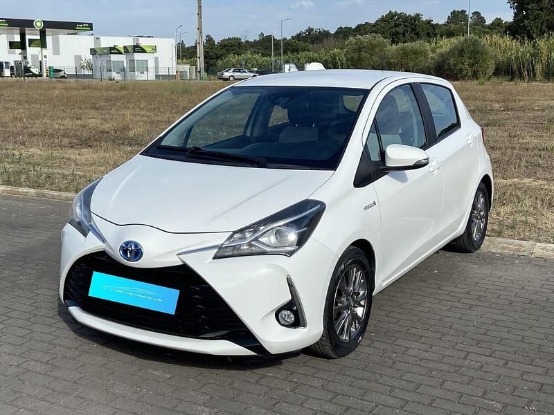 Branco Usado 2017 Toyota Yaris Hybrid Comfort | € 16.750 (Preço justo) - Imagem 1/4