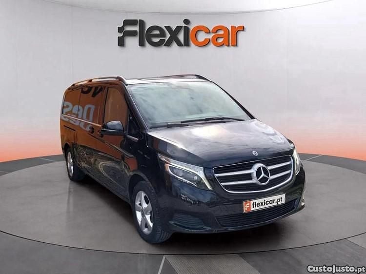 Preto Usado 2018 Mercedes V220 Avantgarde Monovolume | € 45.890 - Imagem 1/1