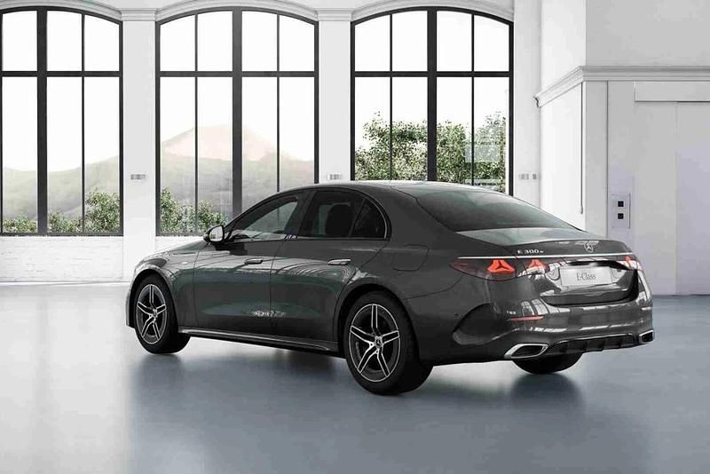 Cinzento Novo 2025 Mercedes E300 Sedan | € 82.570 (Caro) - Imagem 1/4