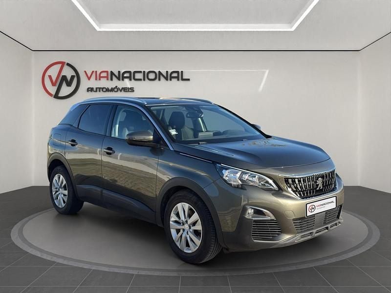 Usado Peugeot 3008 Active 130 HP (95 kW) 2018 Verde SUV