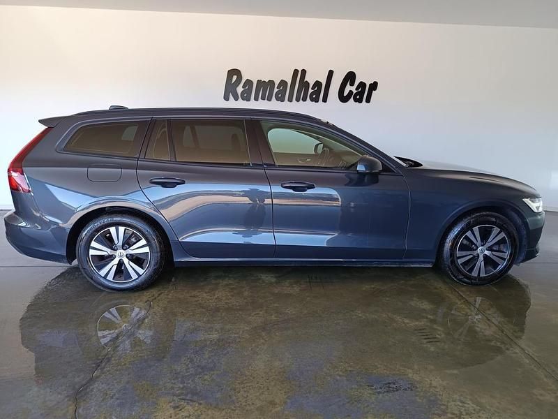 Usado Volvo V60 150 HP (110 kW) 2019 Cinza Carrinha