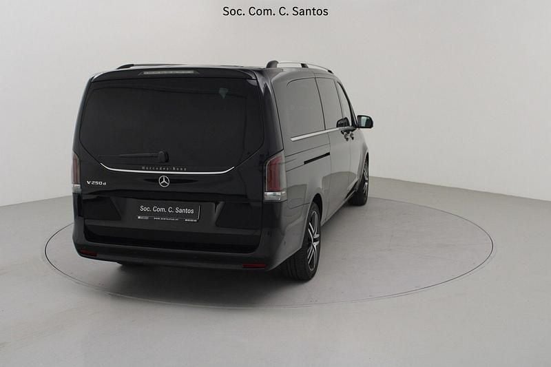 Usado Mercedes V250 Avantgarde 190 HP (139 kW) 2024 Preto Monovolume