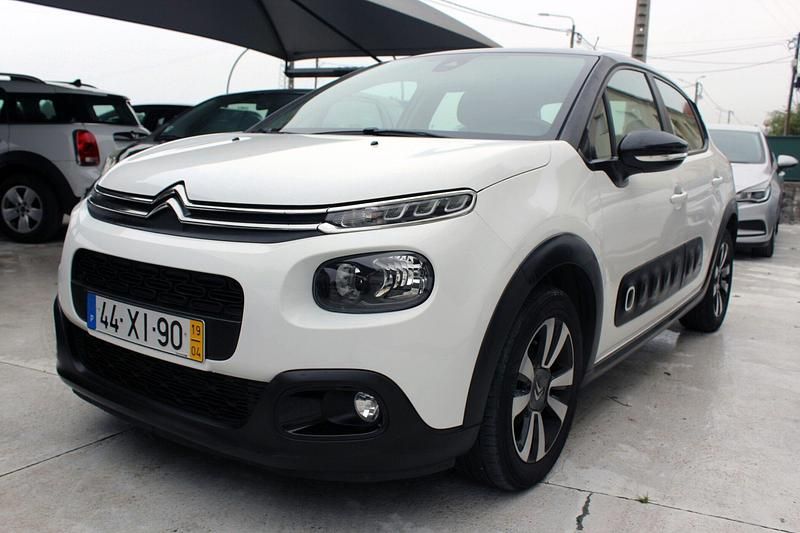 Branco Usado 2019 Citroën C3 PureTech Citadino | € 10.500 (Bom preço) - Imagem 1/4